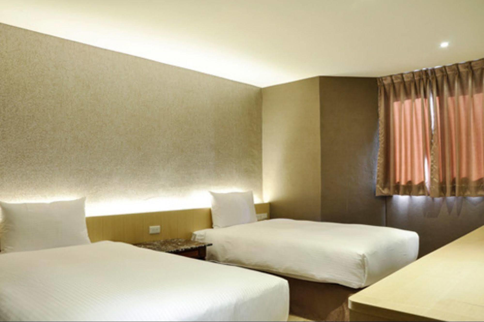 Hotel Simple Life Kaohsiung Extérieur photo